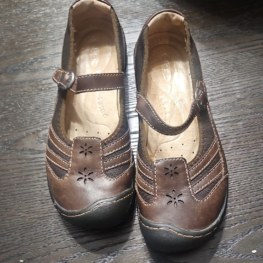 Keen Brown Women Dress Shoes